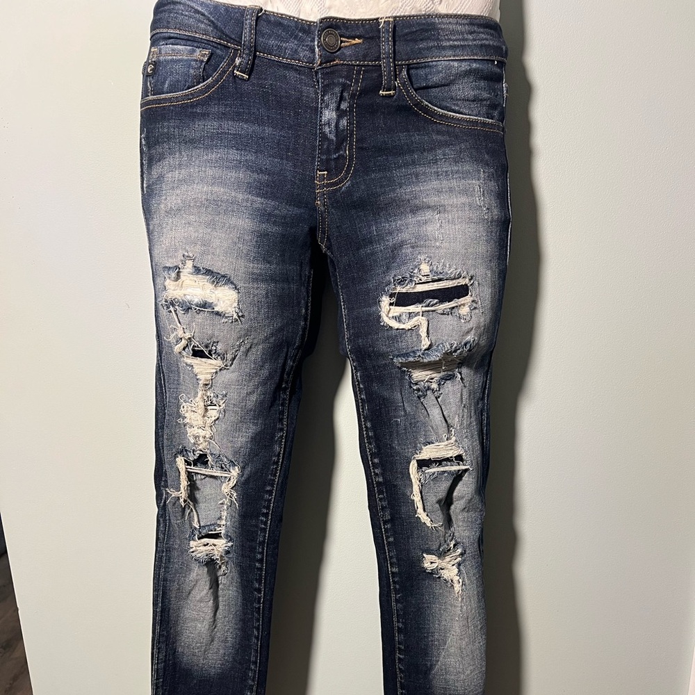 KanCan- Distressed- Holes- Lightweight
